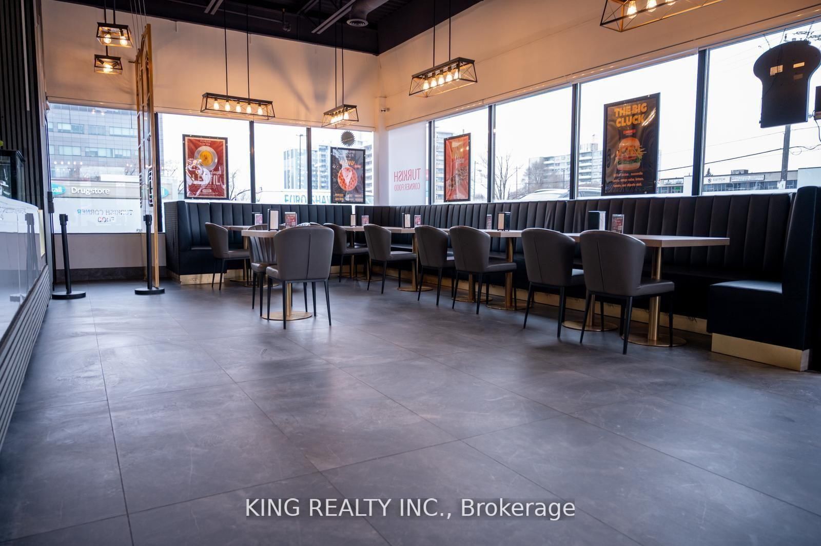 2712 KEELE Street - Photo 19