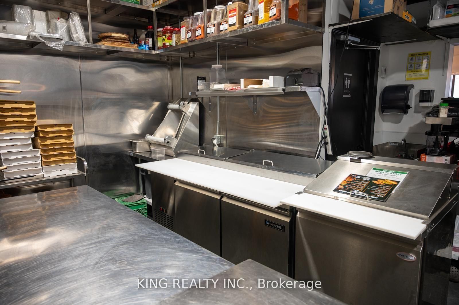 2712 KEELE Street - Photo 26