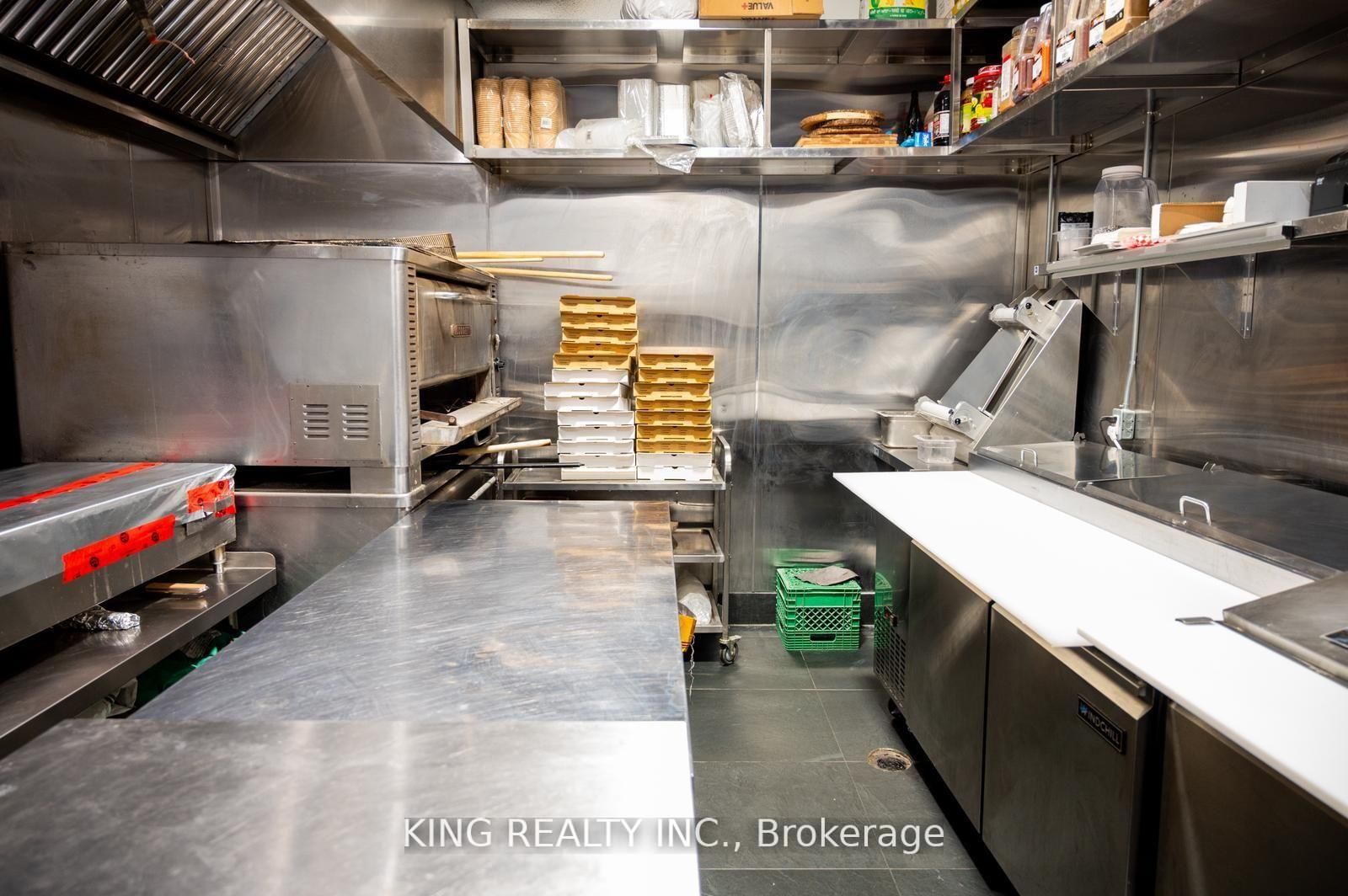 2712 KEELE Street - Photo 27