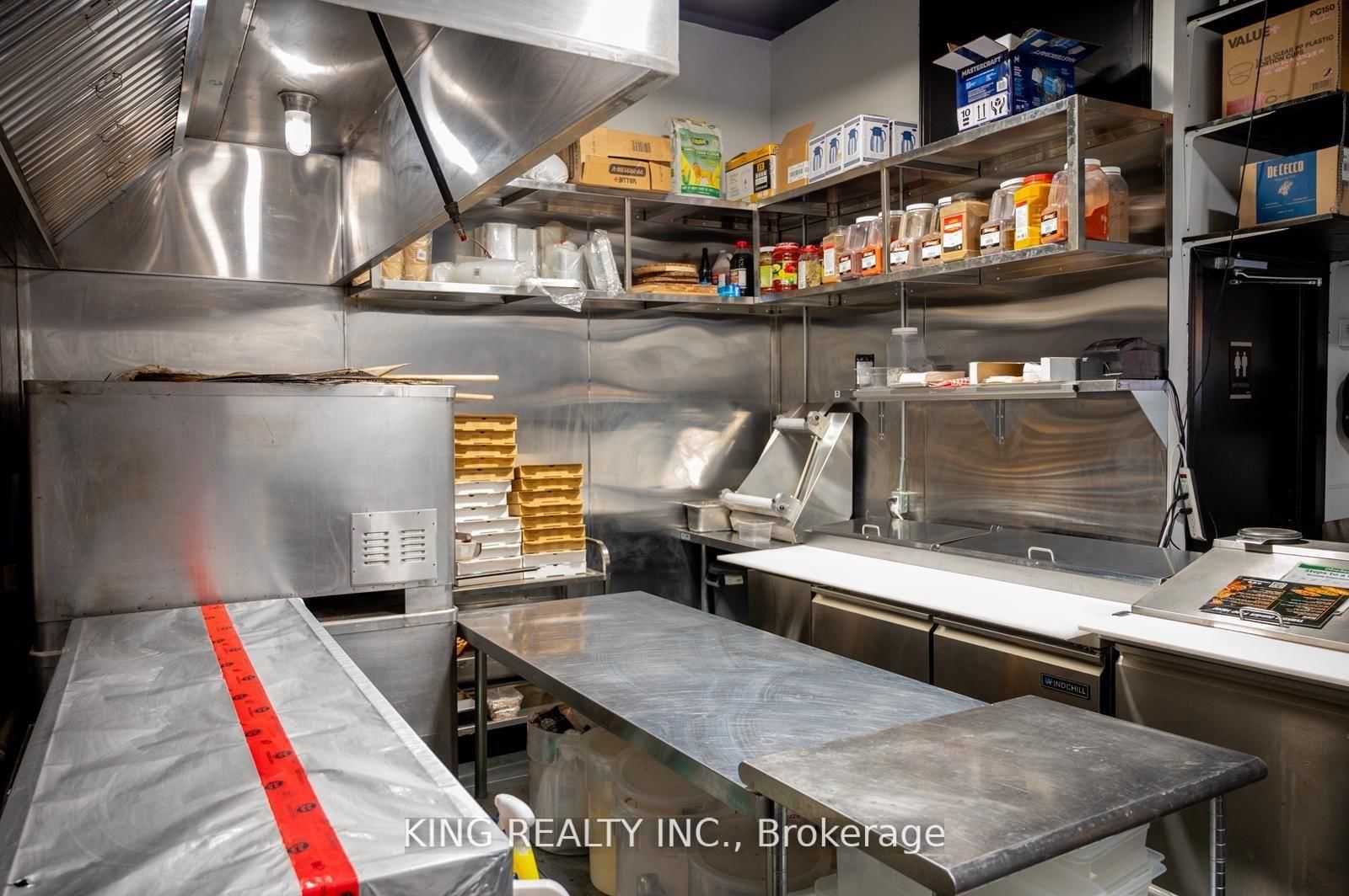 2712 KEELE Street - Photo 28