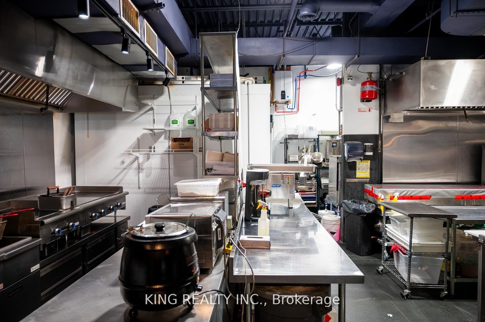 2712 KEELE Street - Photo 29