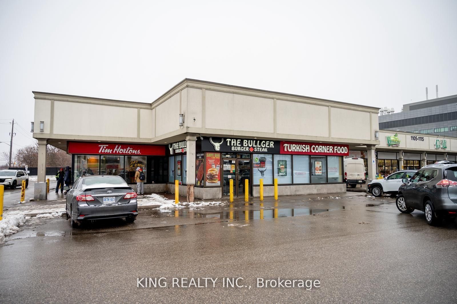 2712 KEELE Street - Photo 3