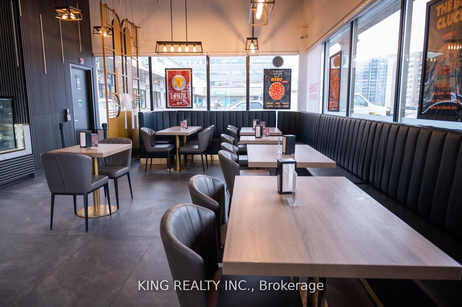 2712 KEELE Street - Photo 32
