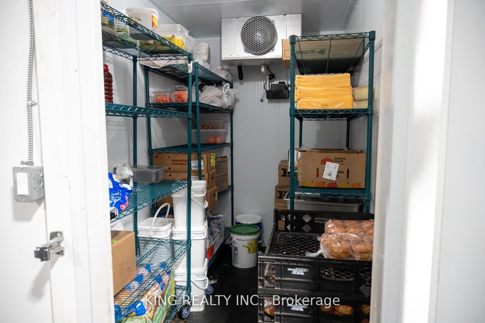 2712 KEELE Street - Photo 37