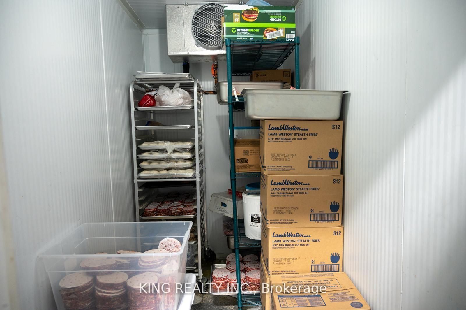 2712 KEELE Street - Photo 39