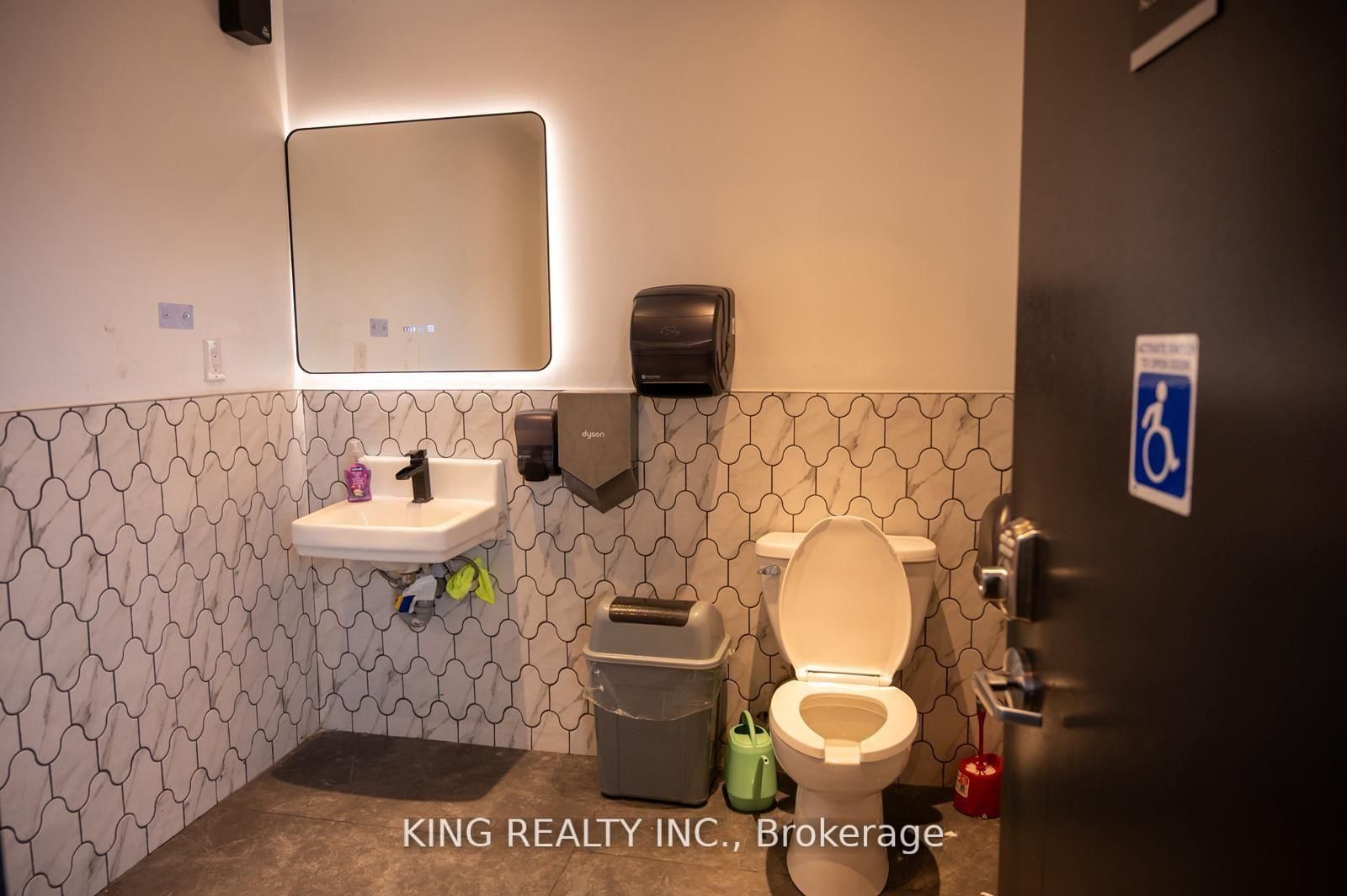 2712 KEELE Street - Photo 40