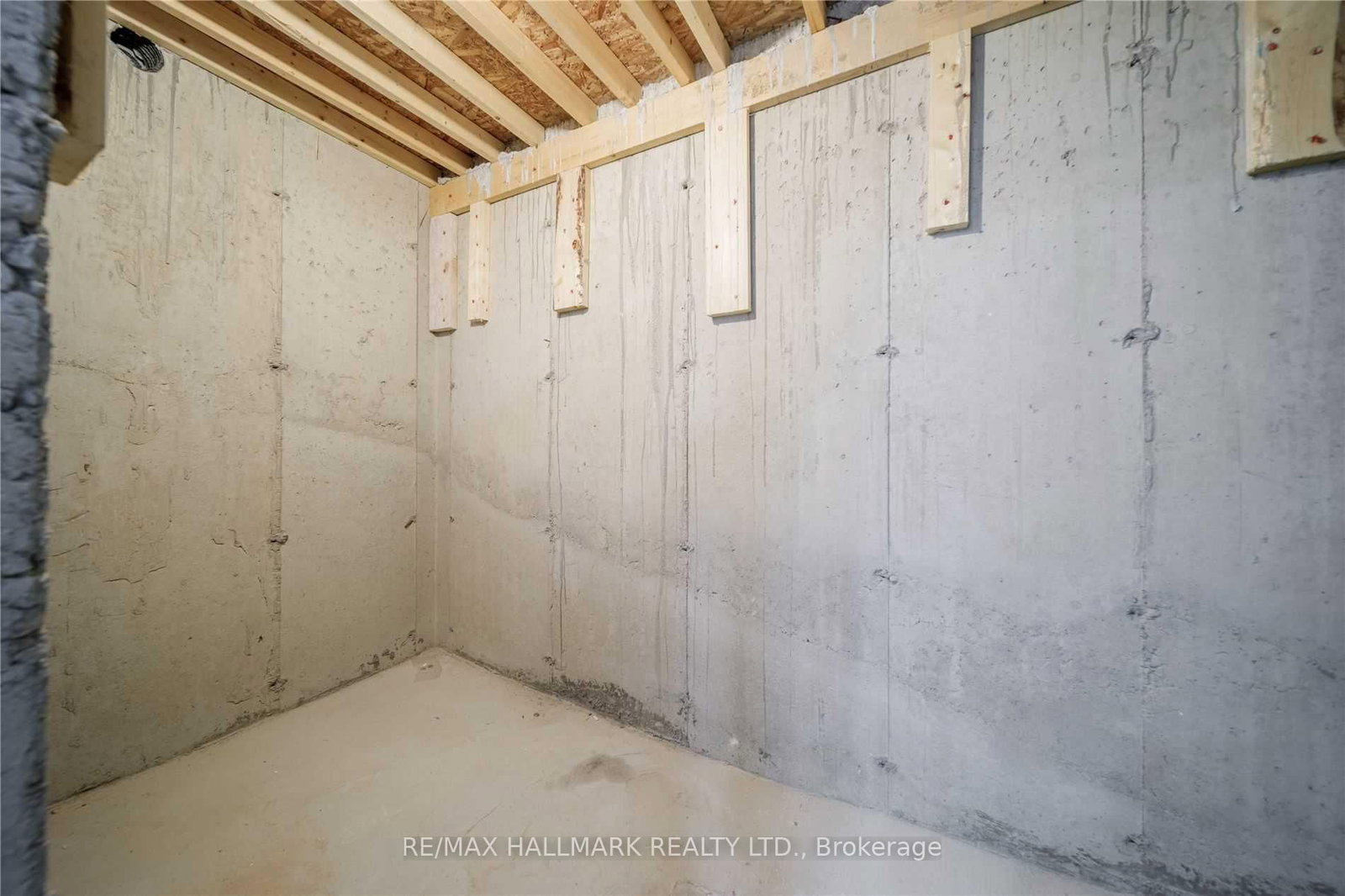 306 Buick Boulevard, Unit BSMT - Photo 17