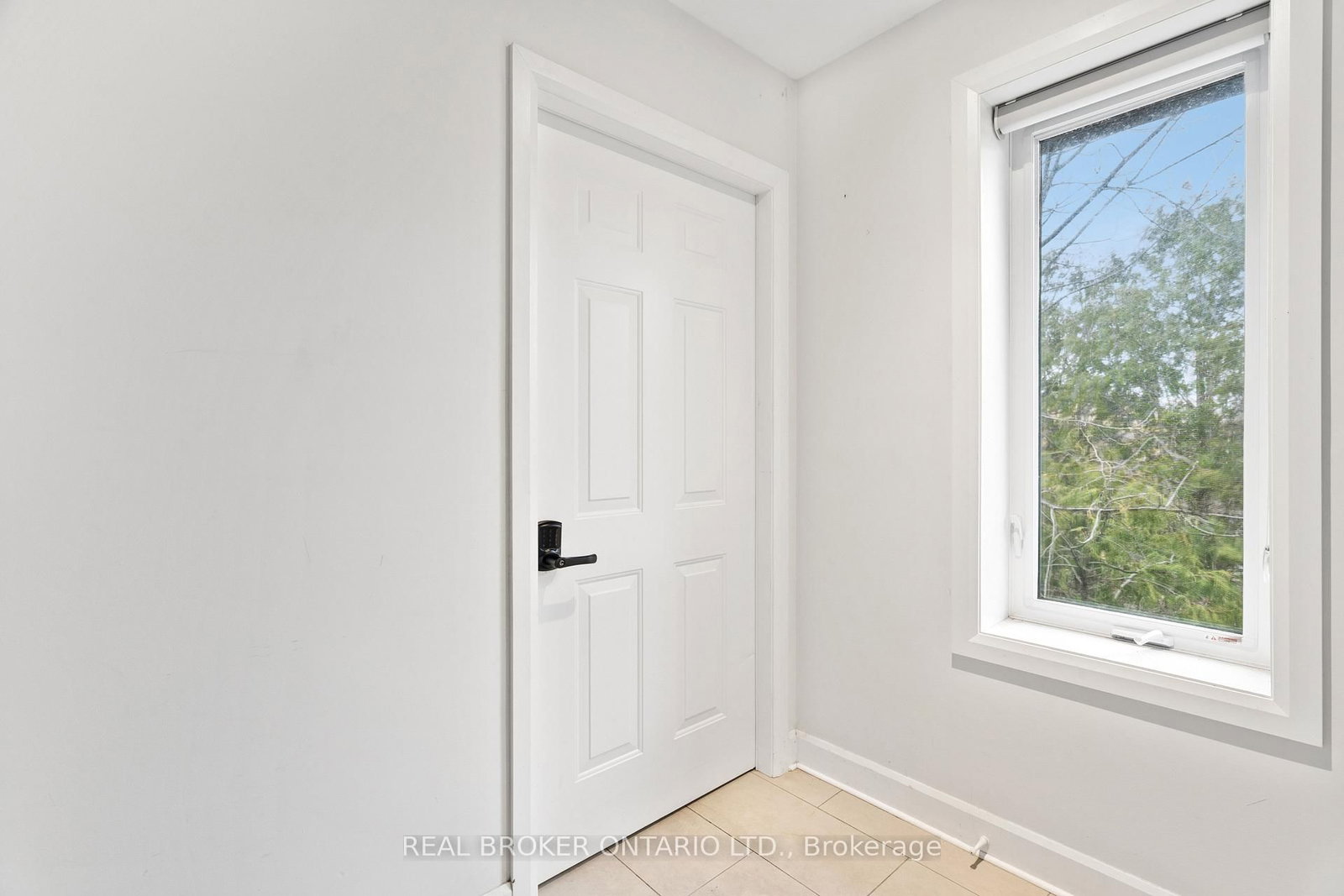 119 Tremaine Road - Photo 5
