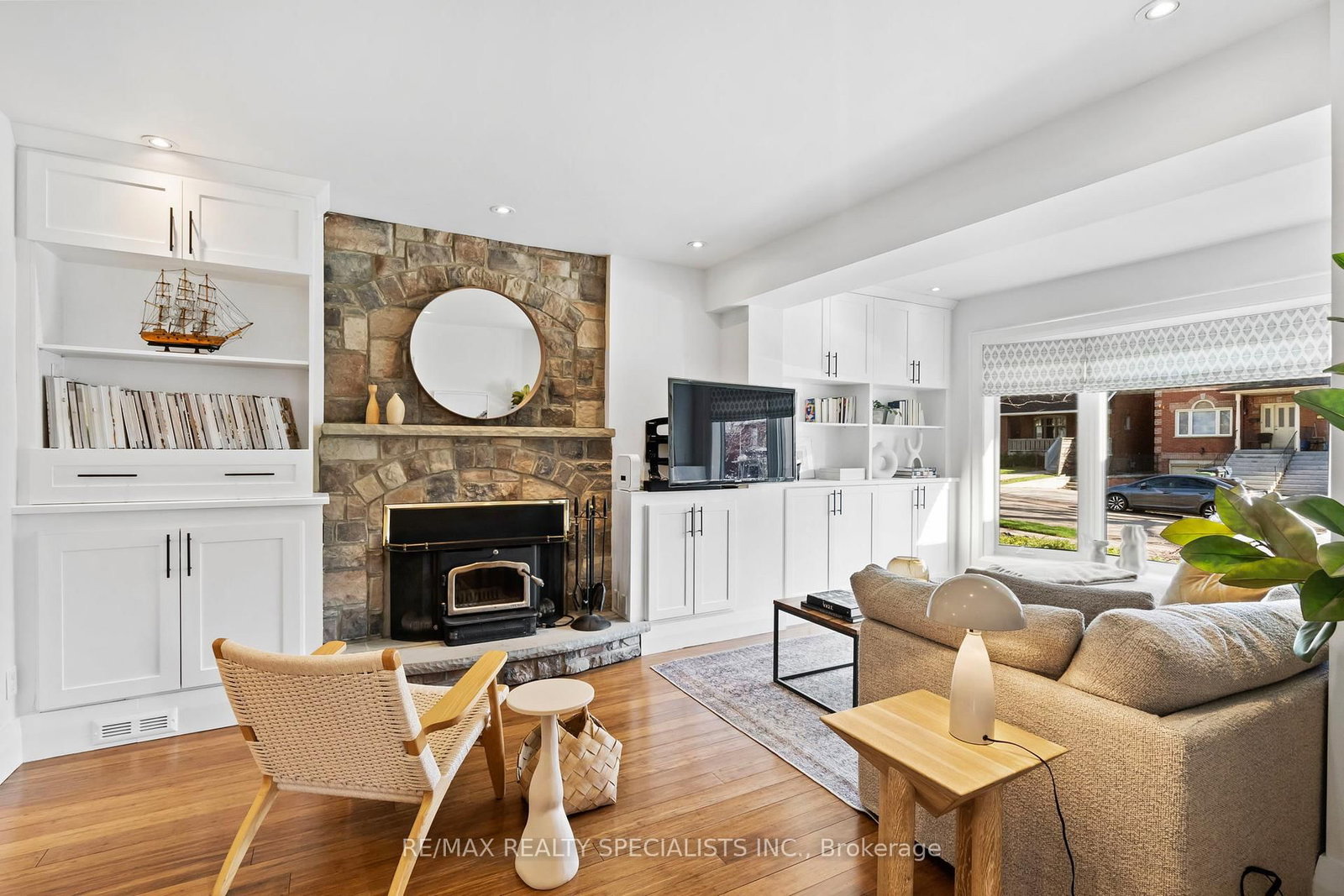 Detached House for sale at 50 Albert Avenue, Toronto, Ontario, M8V 2L7 - Mimico - MLS: W13055232