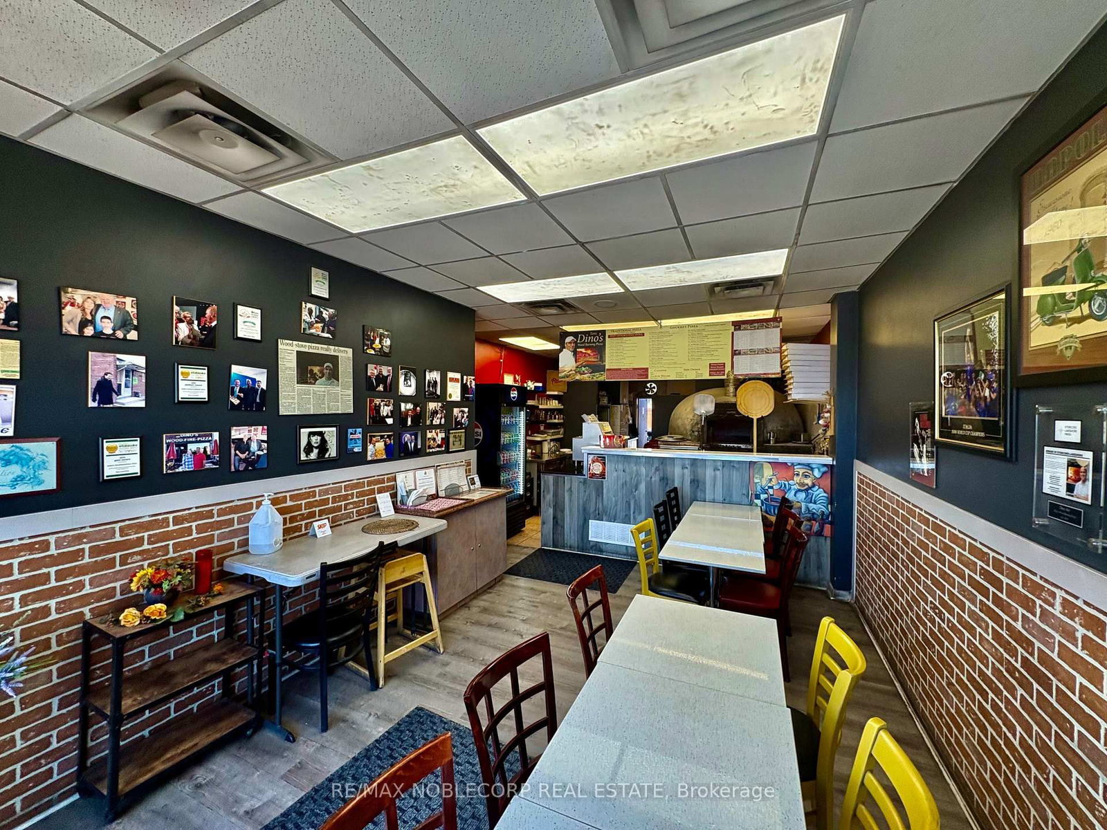 820 The Queensway Street - Photo 2