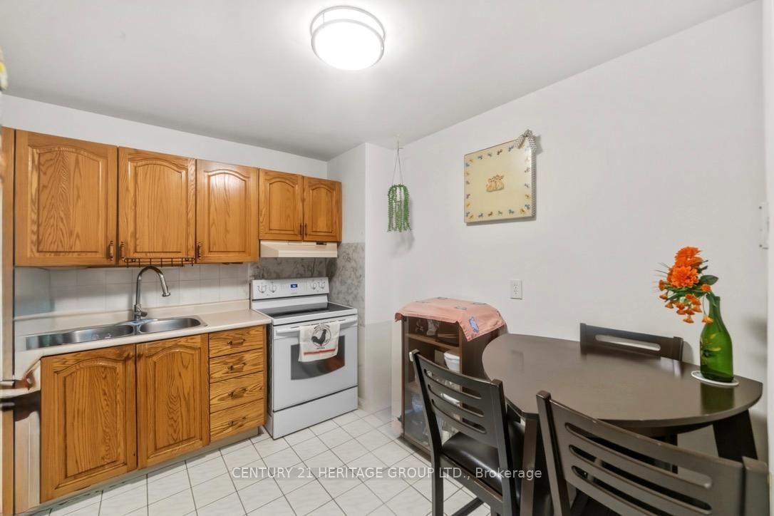 2323 Confederation Mississauga,ON L5B 1R6 — Photo 13