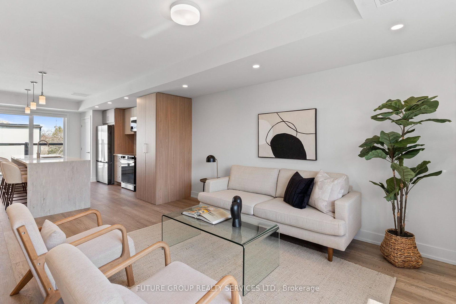 15 Acorn Avenue, Unit Unit 4