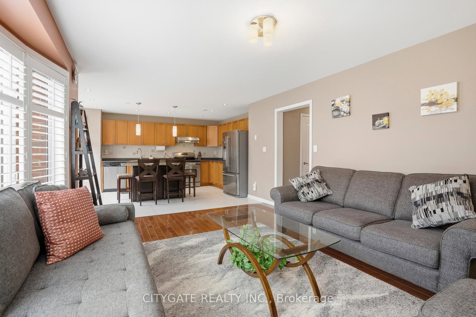 Listing Image 7