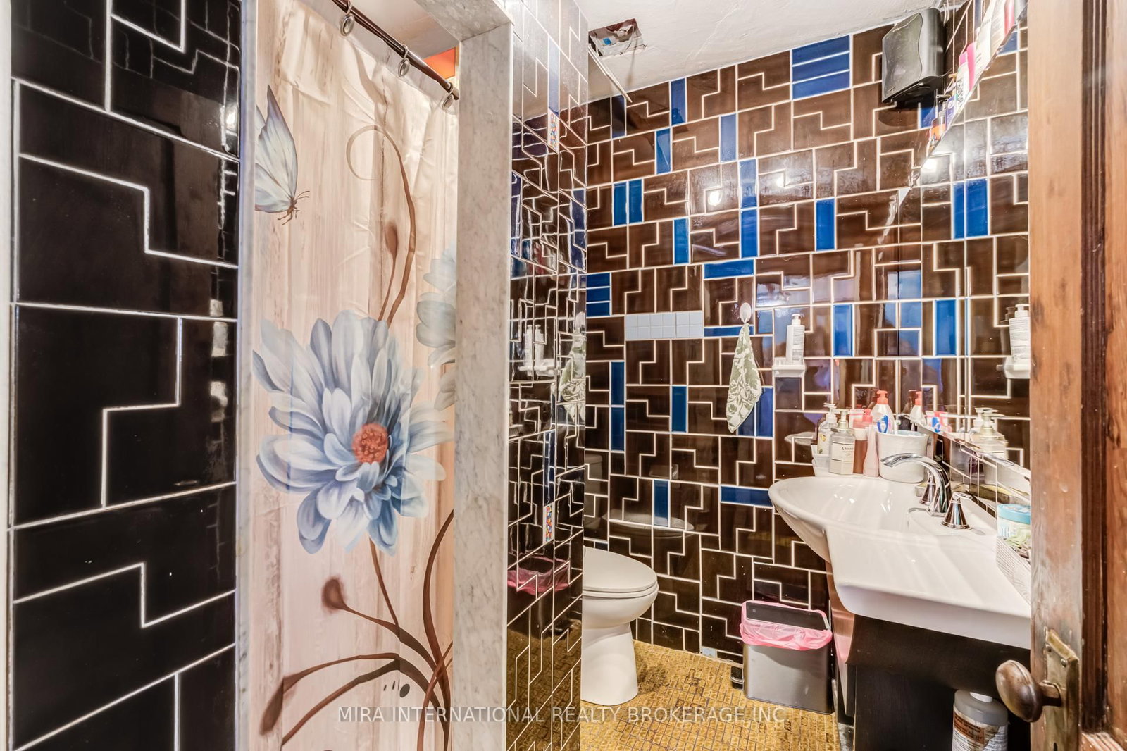 164 The Queensway - Photo 18