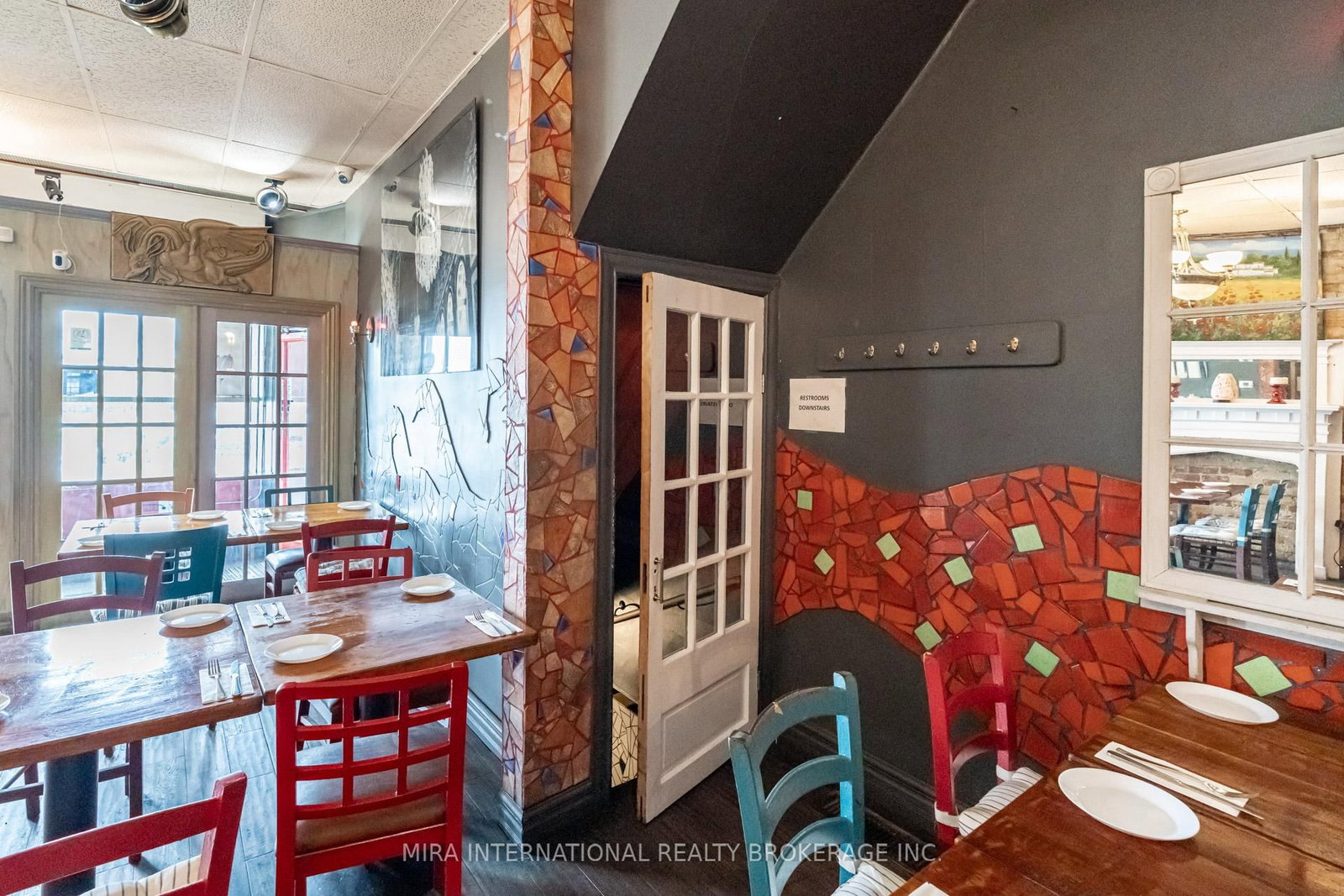164 The Queensway - Photo 6