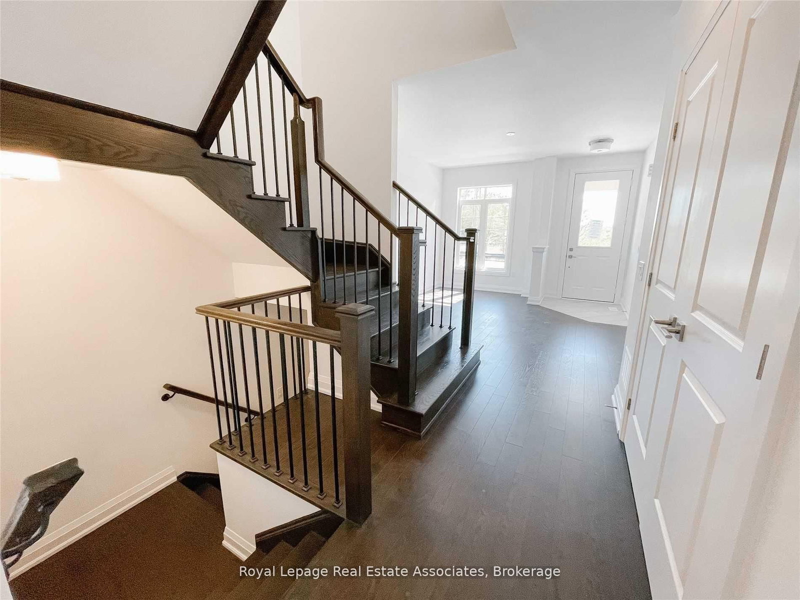 4121 Hillsborough Crescent - Photo 12
