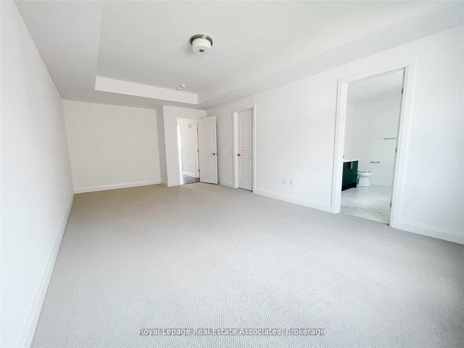 4121 Hillsborough Crescent - Photo 16