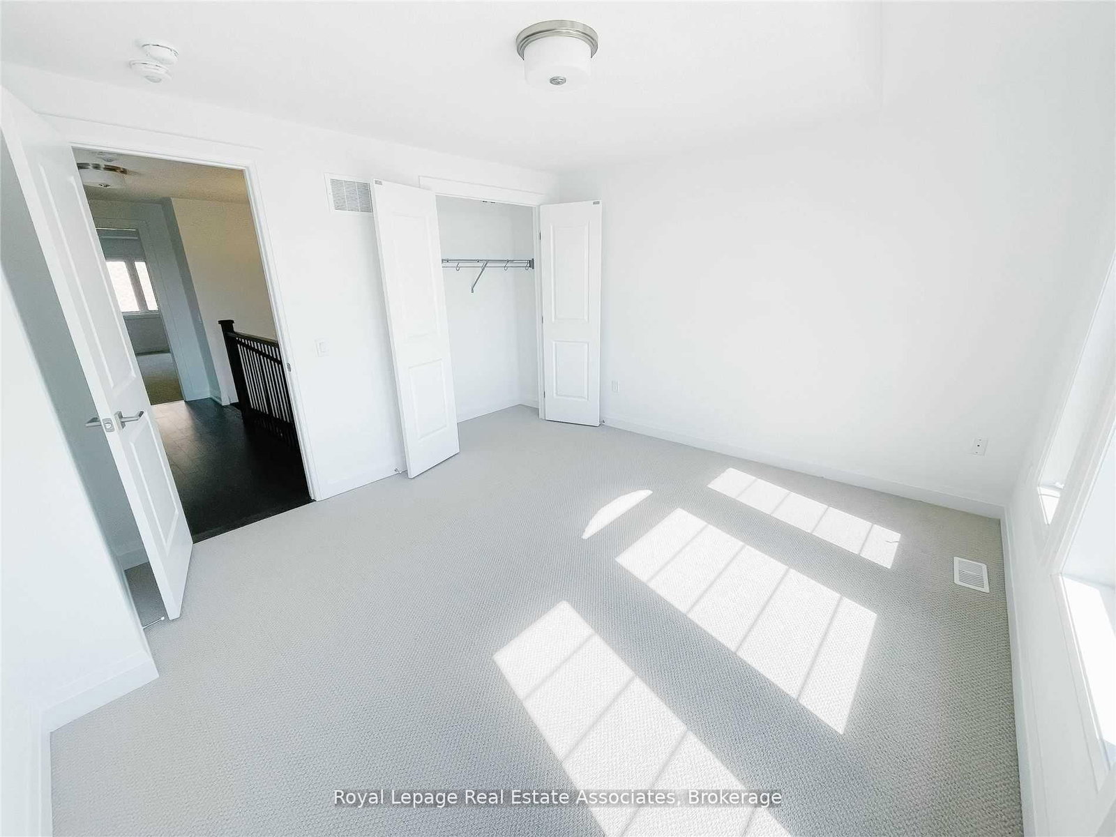 4121 Hillsborough Crescent - Photo 23