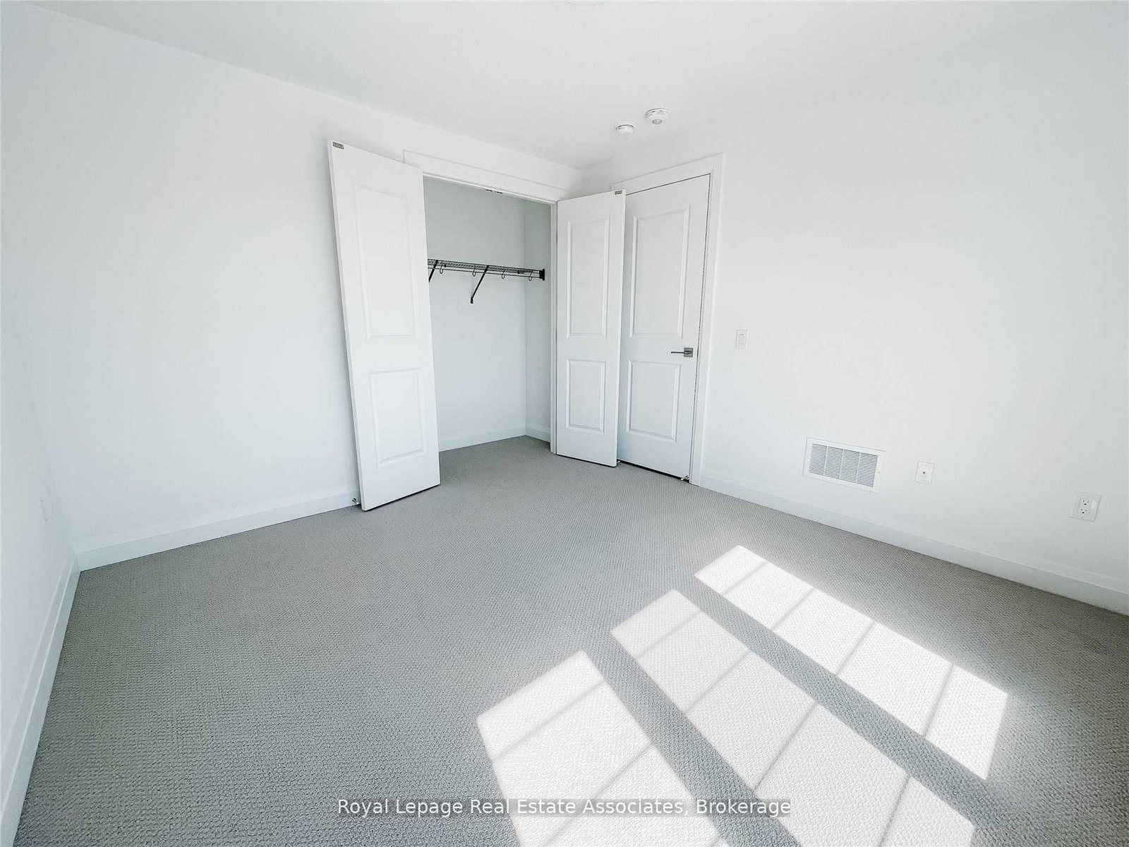 4121 Hillsborough Crescent - Photo 25