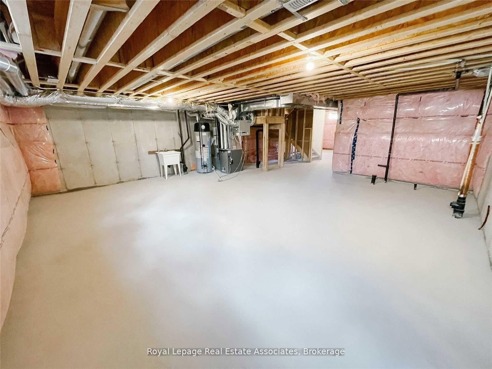 4121 Hillsborough Crescent - Photo 28