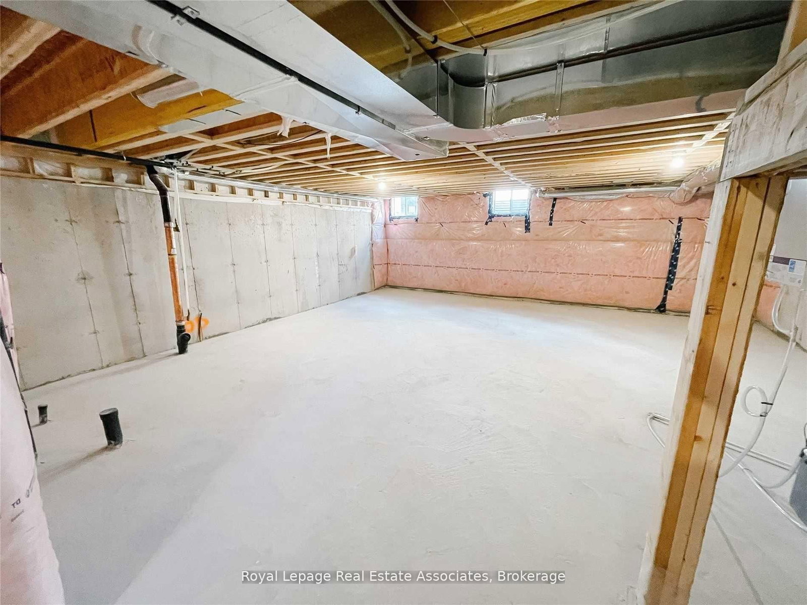 4121 Hillsborough Crescent - Photo 30