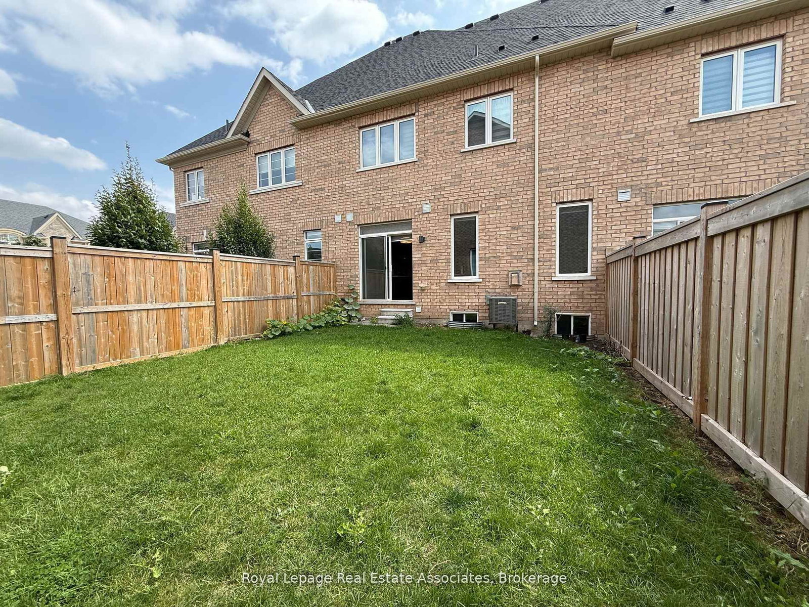 4121 Hillsborough Crescent - Photo 34