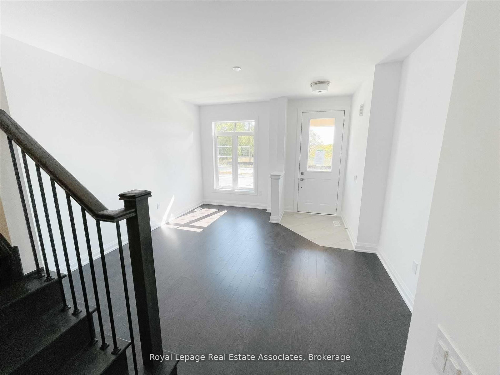 4121 Hillsborough Crescent - Photo 4