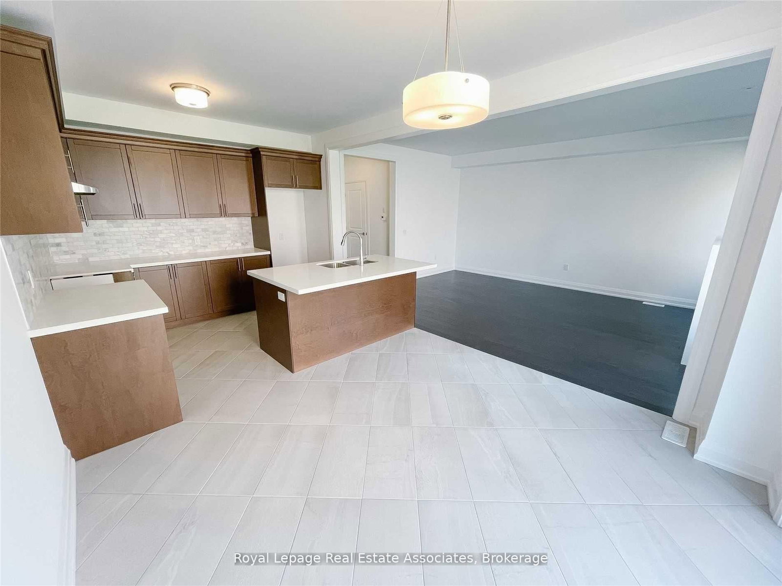 4121 Hillsborough Crescent - Photo 8