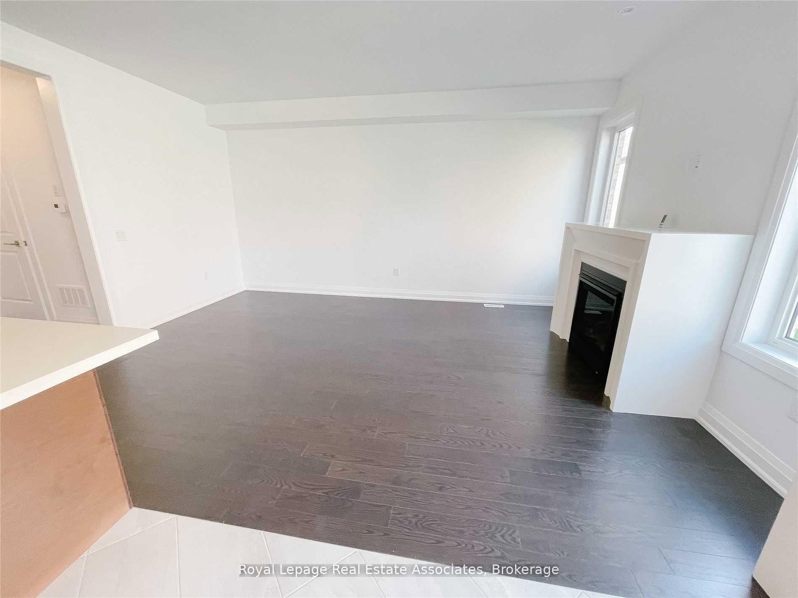 4121 Hillsborough Crescent - Photo 9