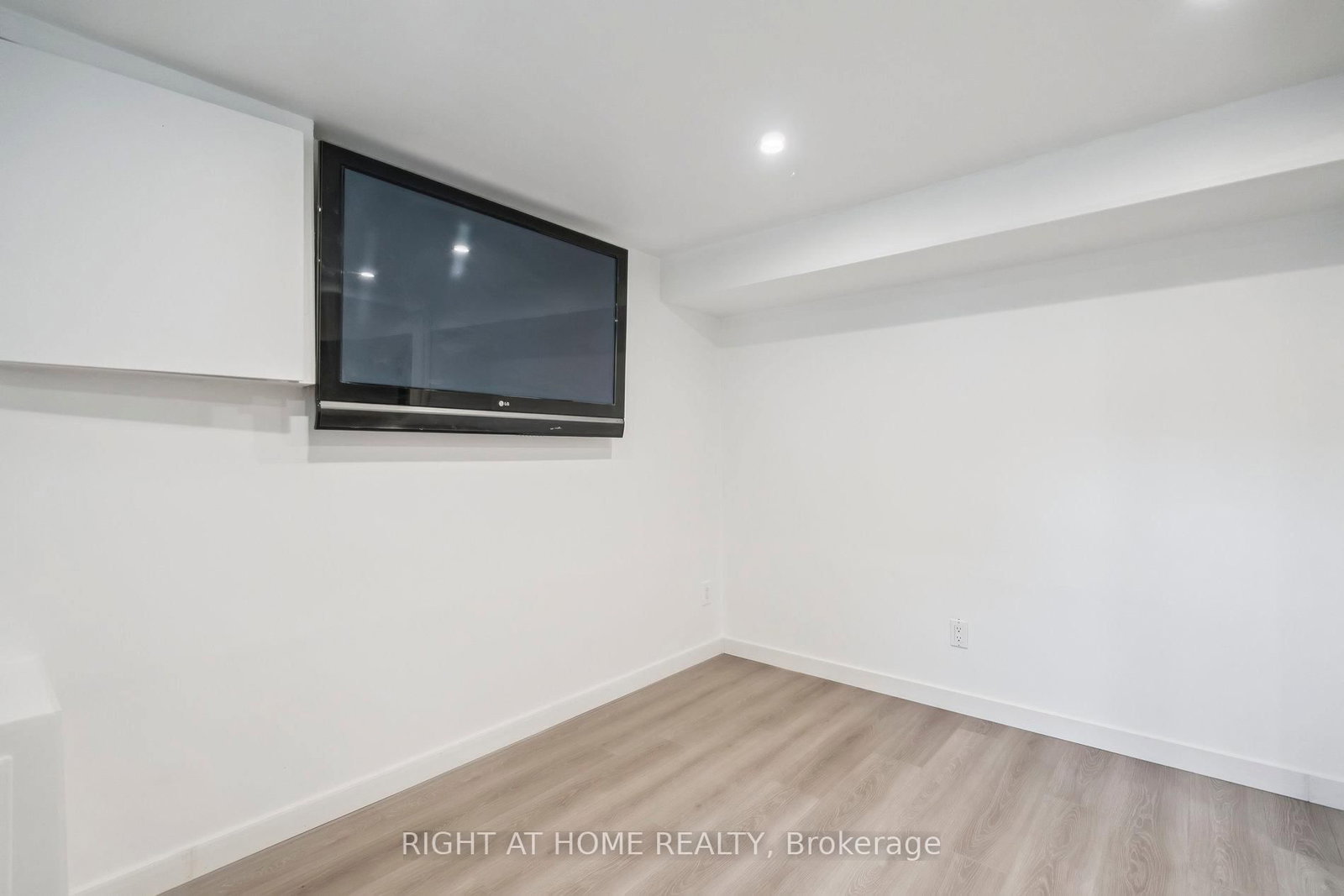 2343 Mountainside Drive - Photo 32