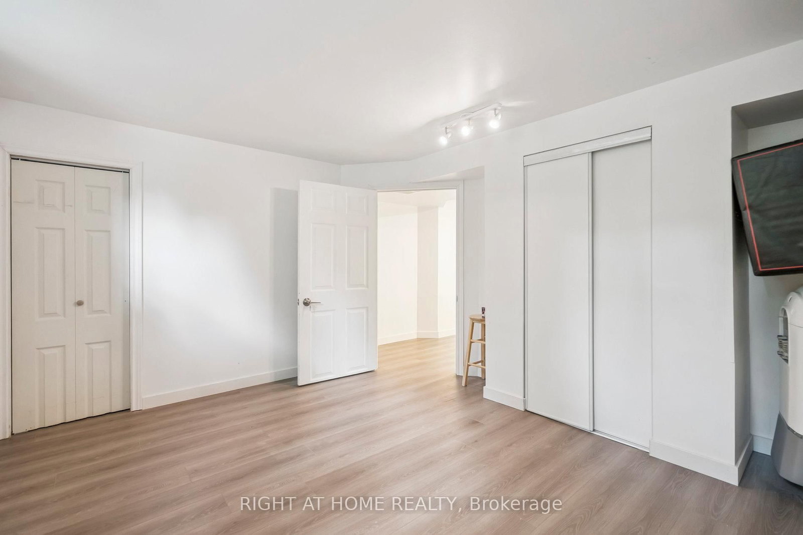 2343 Mountainside Drive - Photo 34