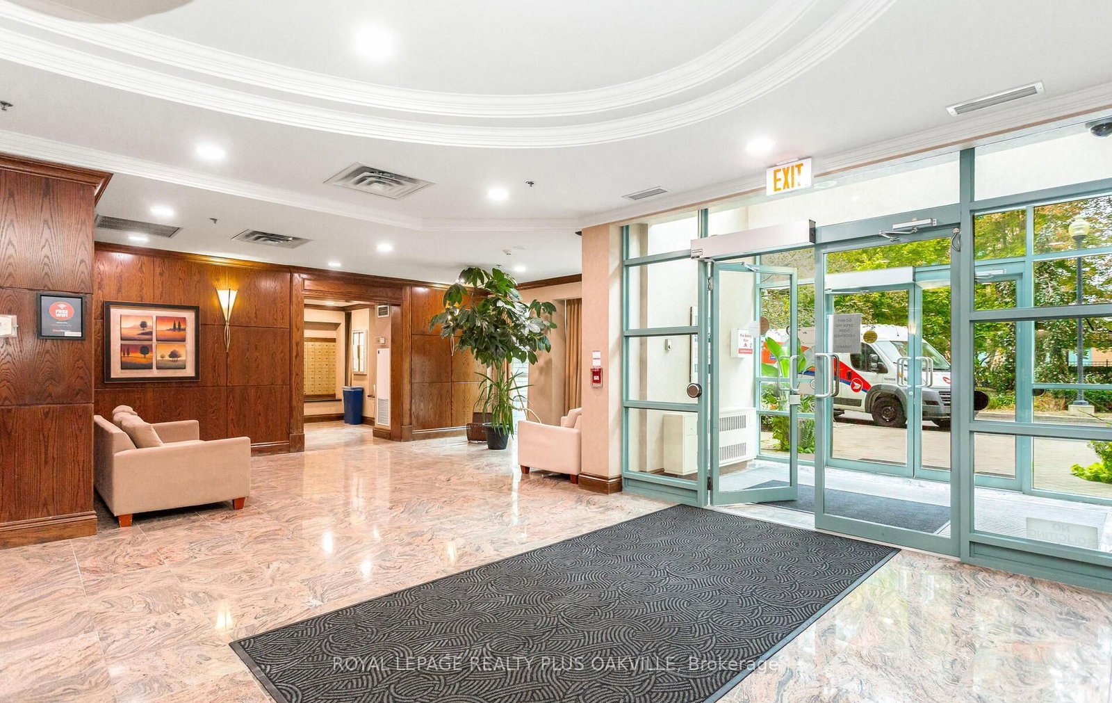 7 Michael Power Place, Unit LPH07 - Photo 6