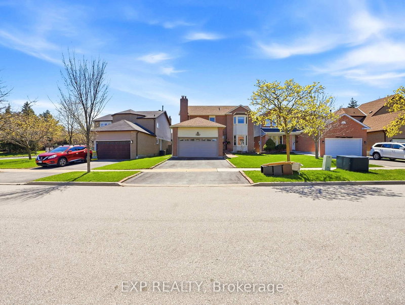 7327 Corrine Cres, Mississauga, L5N 5C4 | Image 2