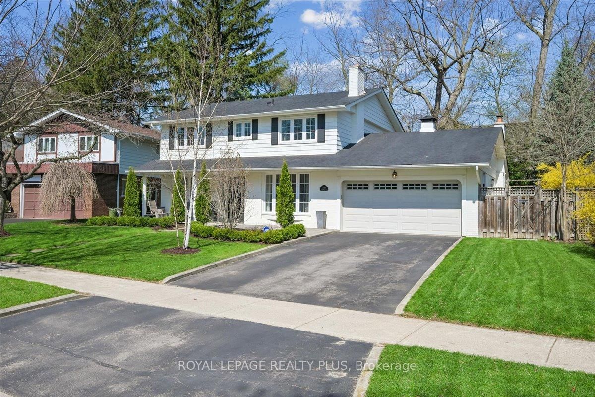 Detached House for sale at 1594 Calumet Place, Mississauga, Ontario, L5J 3A9 - Lorne Park - MLS: W13056548