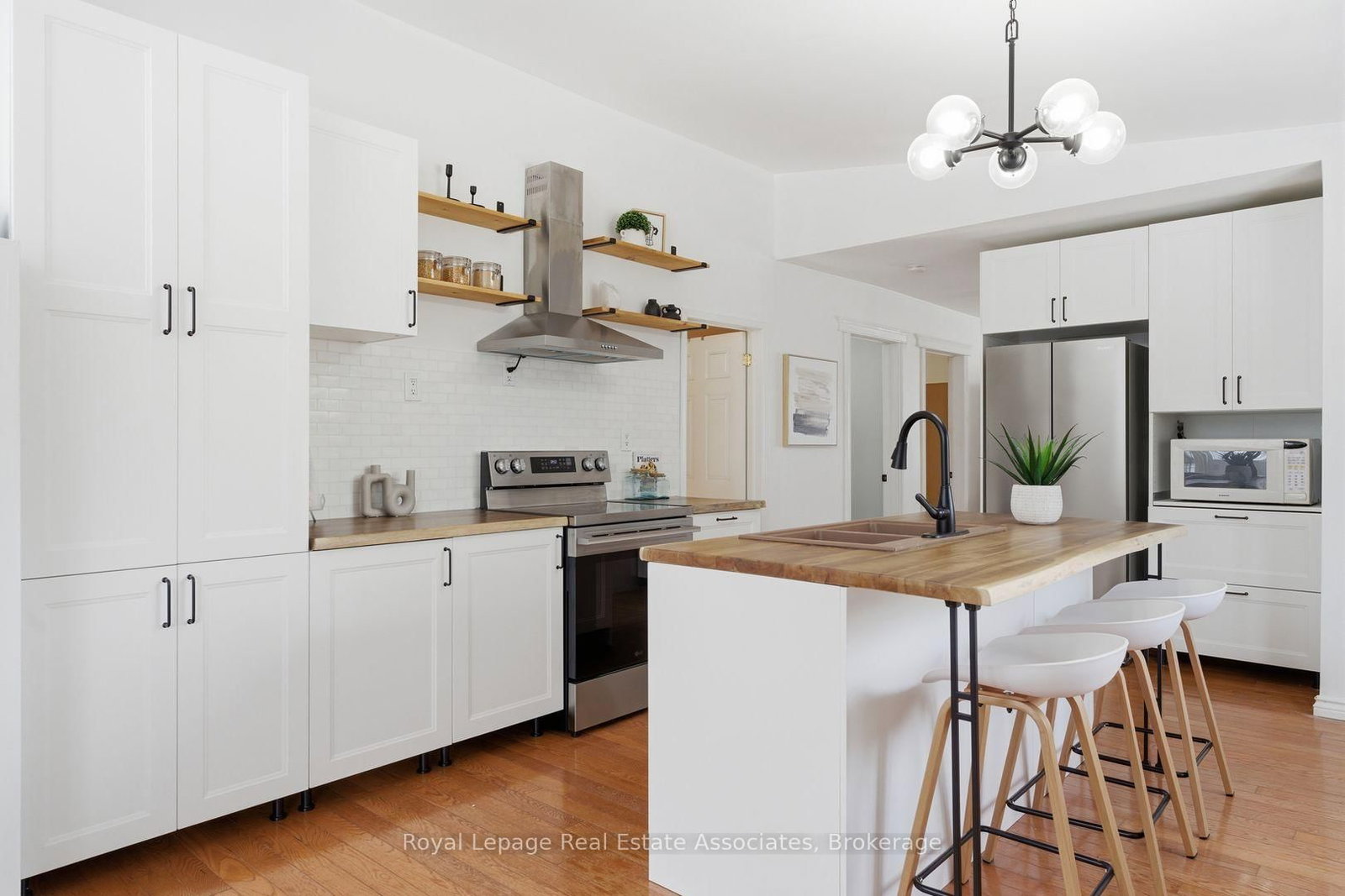 708 Montbeck Crescent - Photo 17