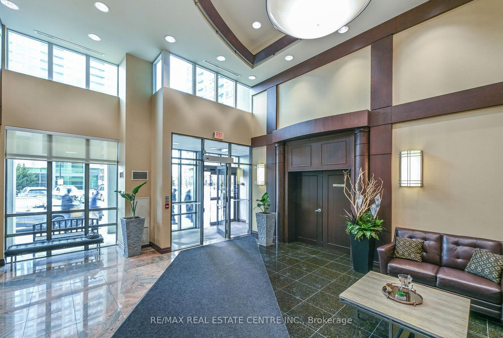 335 Rathburn Road W, Unit 1108 - Photo 4