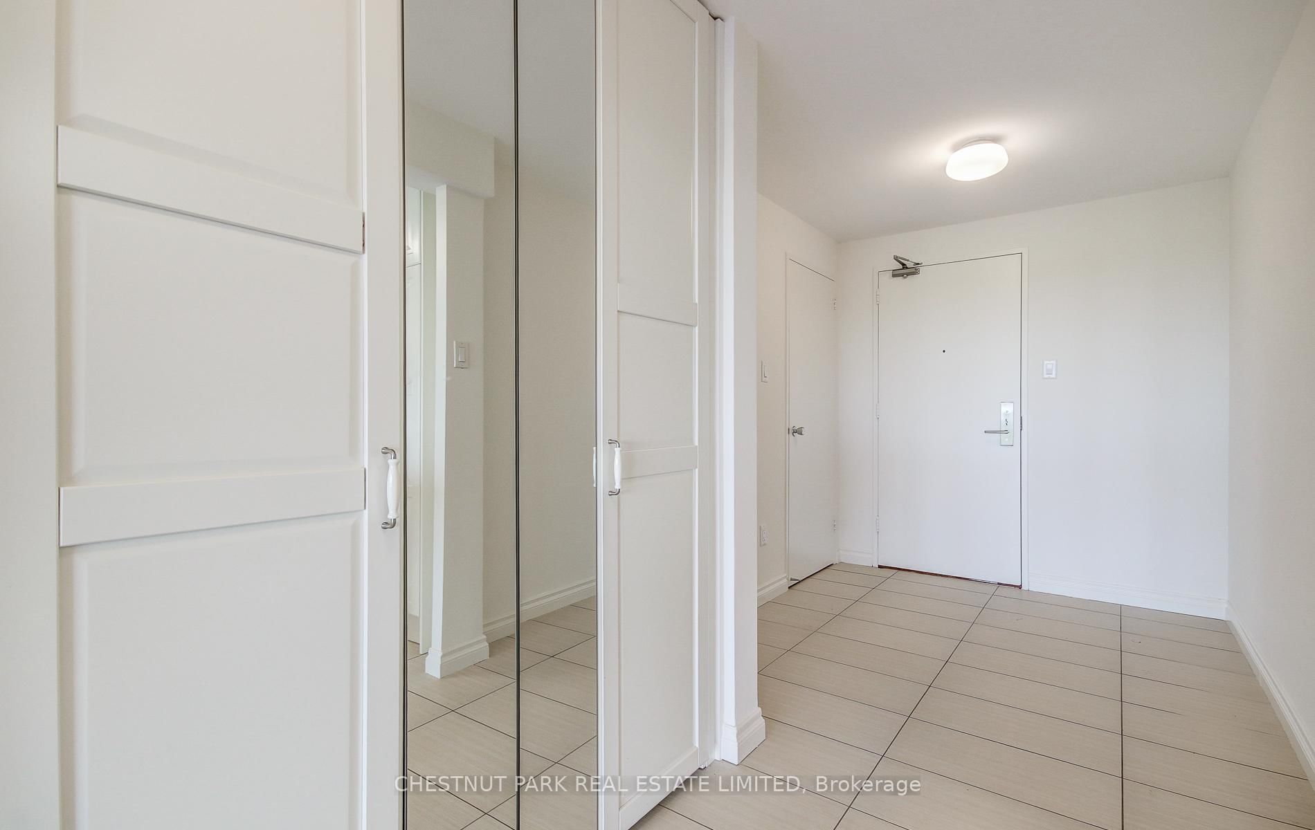 1400 Dixie Road, Unit 1216