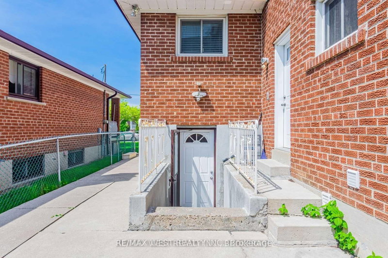 home for lease on Basement-31 Clair Road