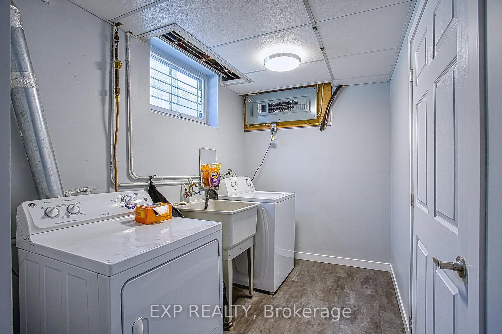 2387 Cyprus Avenue - Photo 18