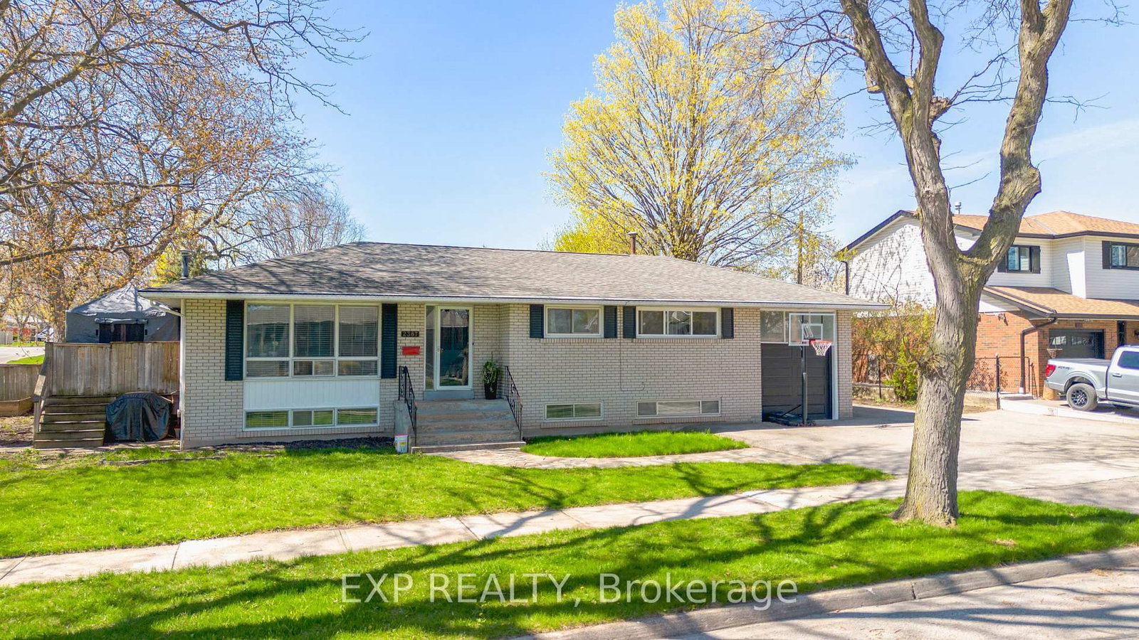 2387 Cyprus Avenue - Photo 2