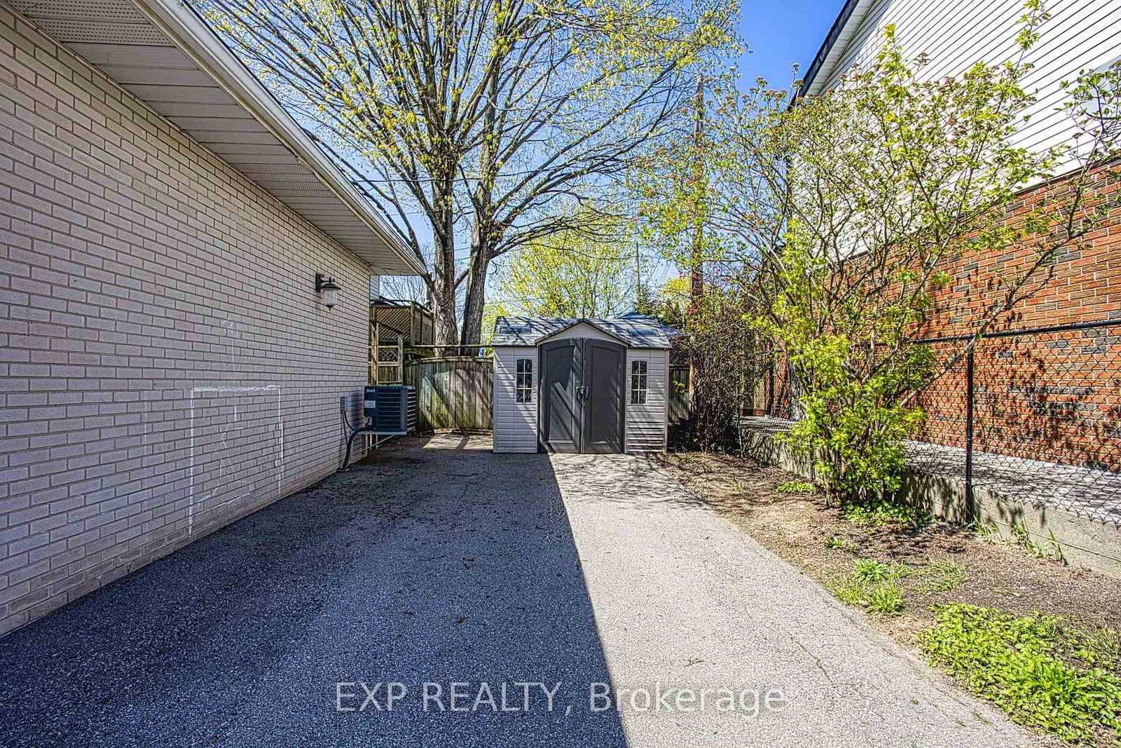 2387 Cyprus Avenue - Photo 33