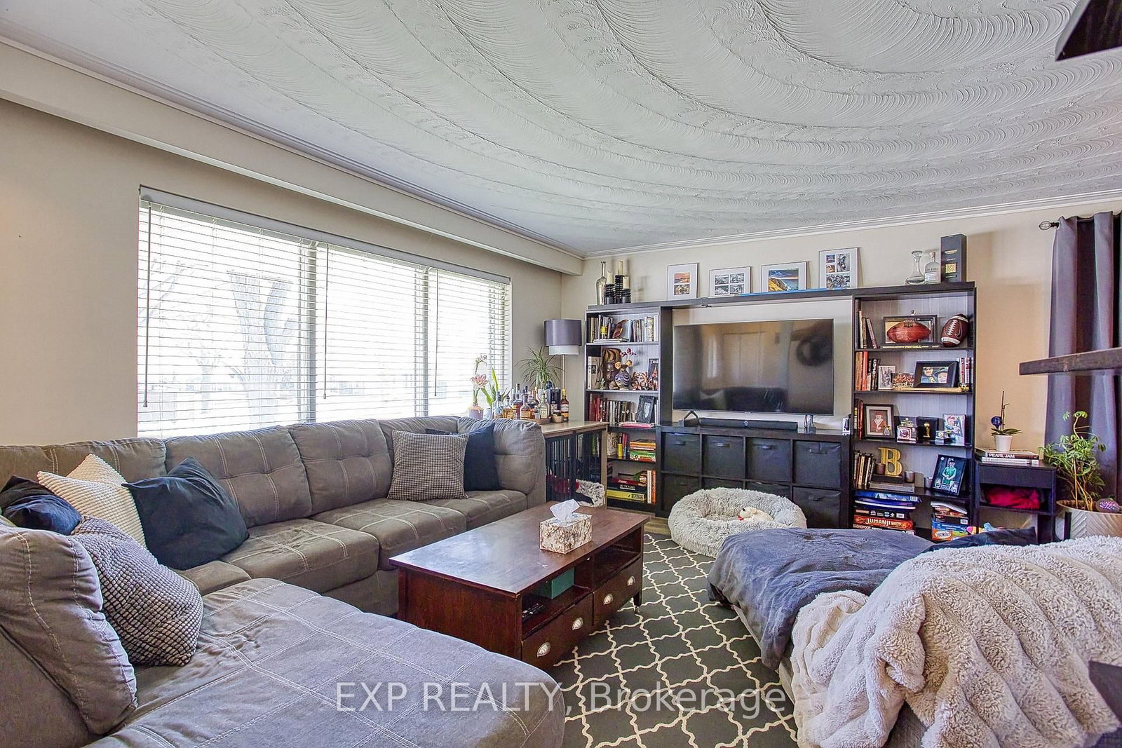 2387 Cyprus Avenue - Photo 4