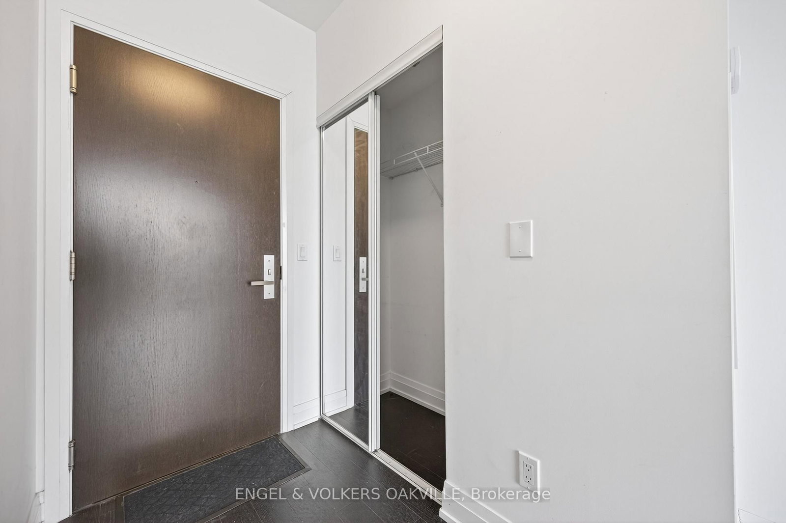 65 Speers Road, Unit 515 - Photo 17