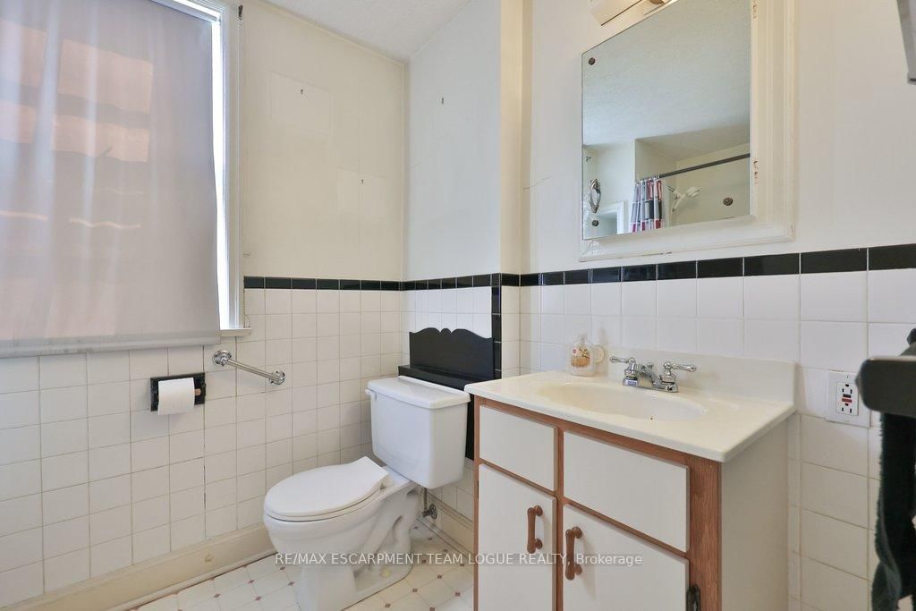1930 Keele Street - Photo 20