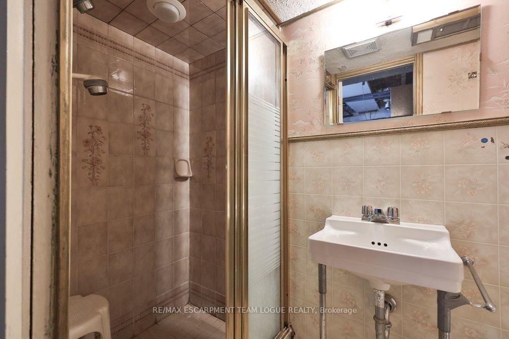 1930 Keele Street - Photo 32