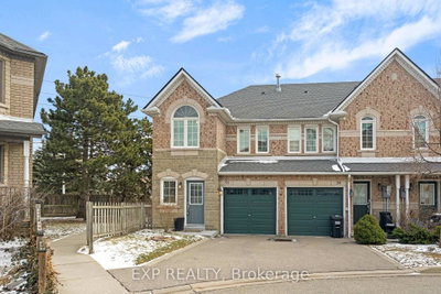 4-bed Townhouse, Condo · 455 Apache Crt