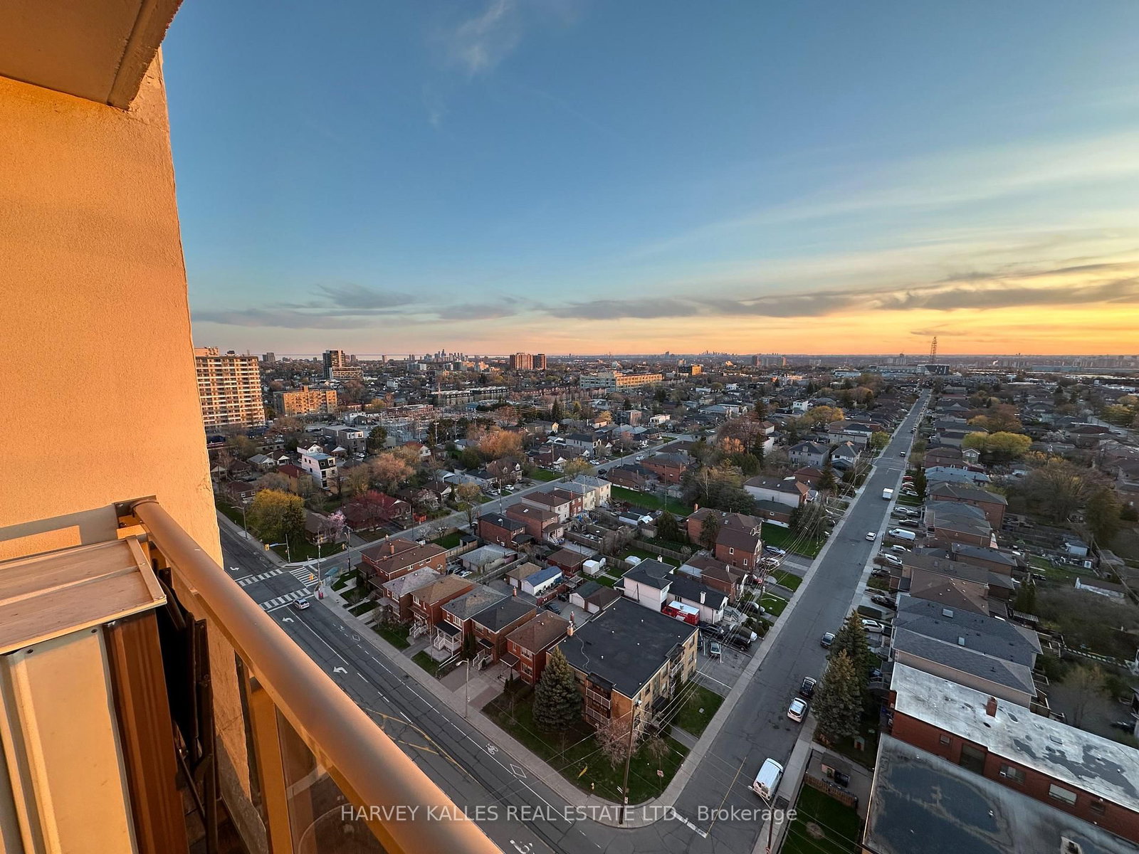 155 Marlee Avenue, Unit 2002 - Photo 21