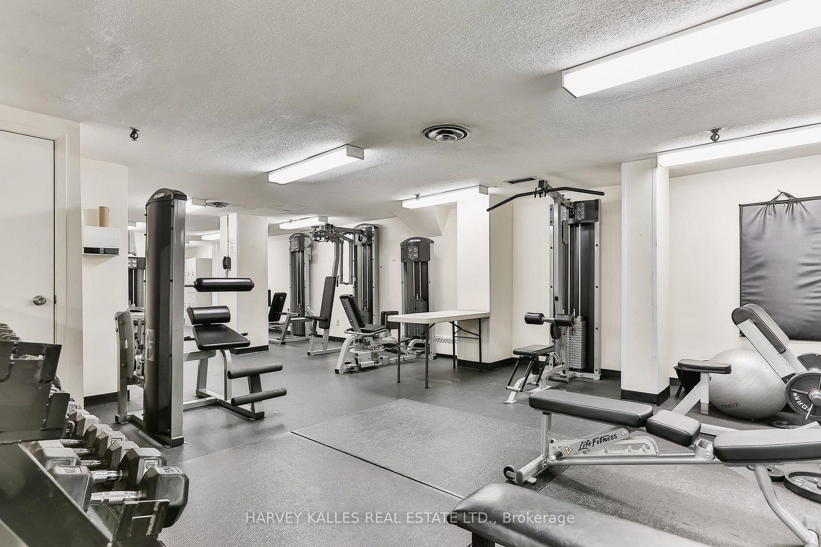 155 Marlee Avenue, Unit 2002 - Photo 33
