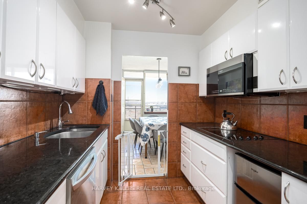 155 Marlee Avenue, Unit 2002 - Photo 9