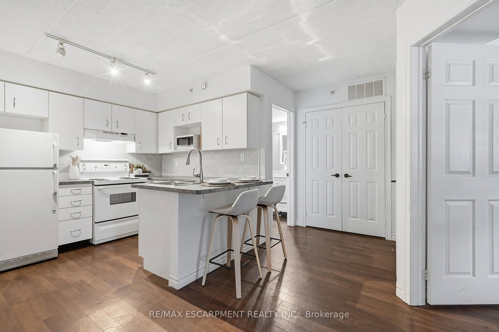 4015 Kilmer Drive, Unit 308 - Photo 11